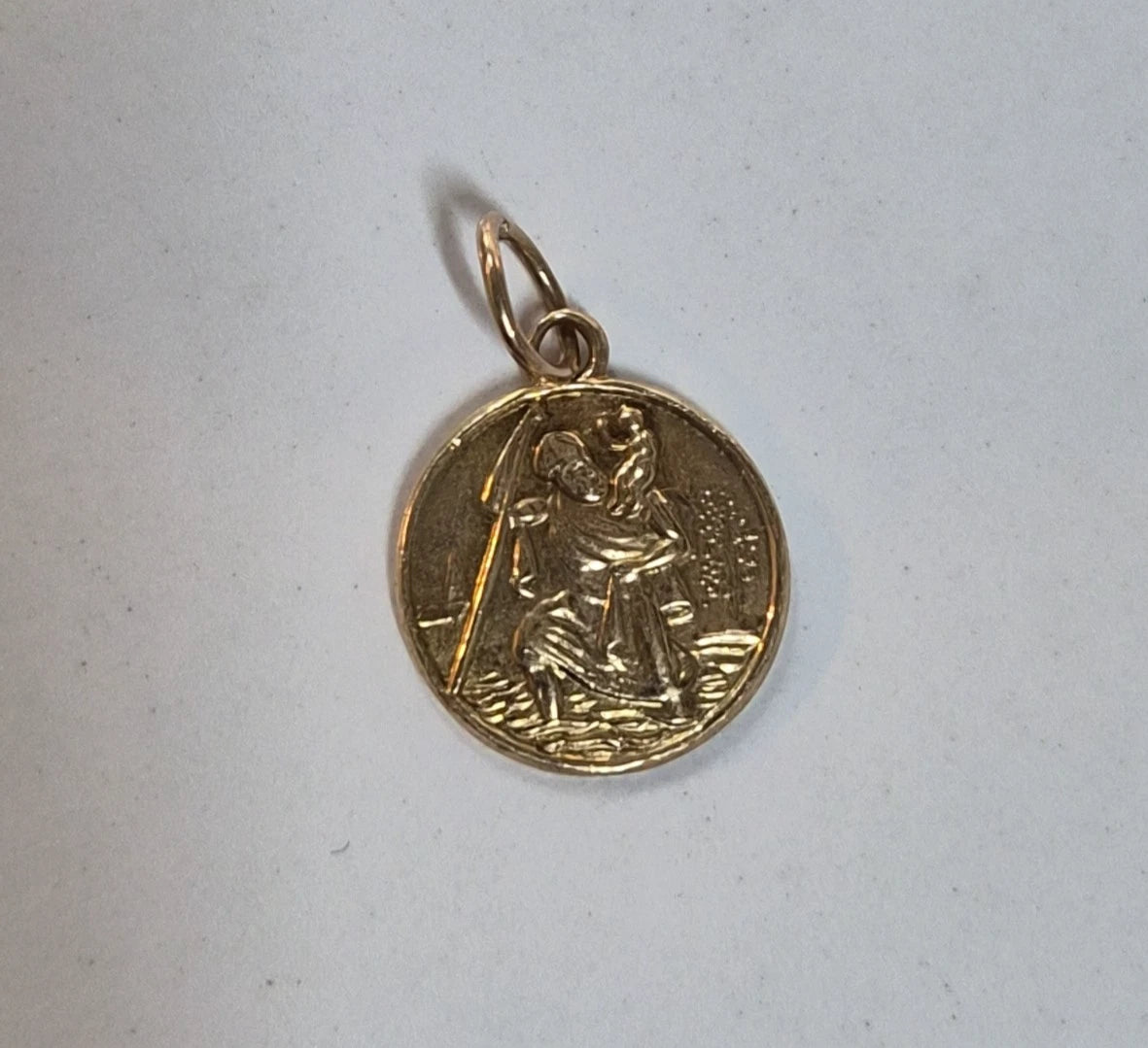 9ct Yellow Gold Round St Christopher Pendant