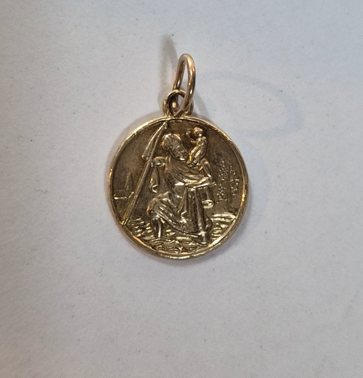 9ct Yellow Gold Round St Christopher Pendant