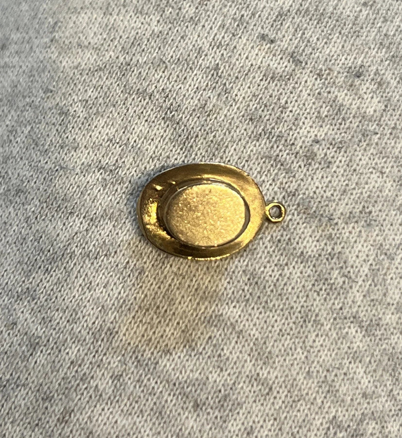 9ct Yellow Gold Rabbit in Hat Opening Charm