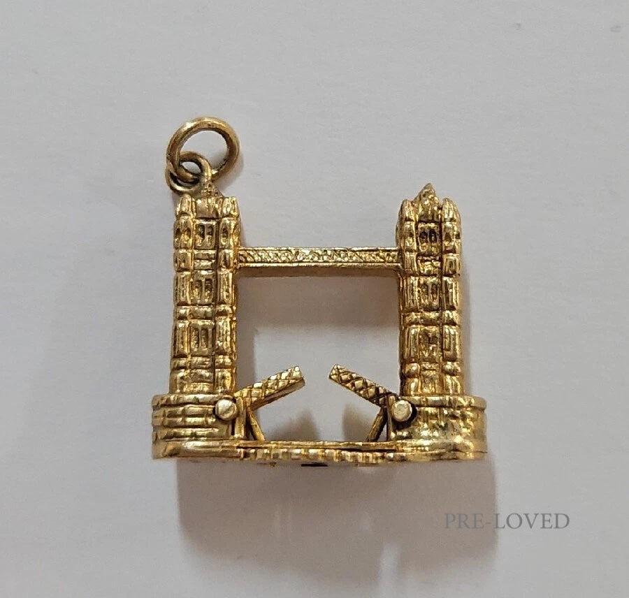 9ct Gold Opening London Tower Bridge Charm