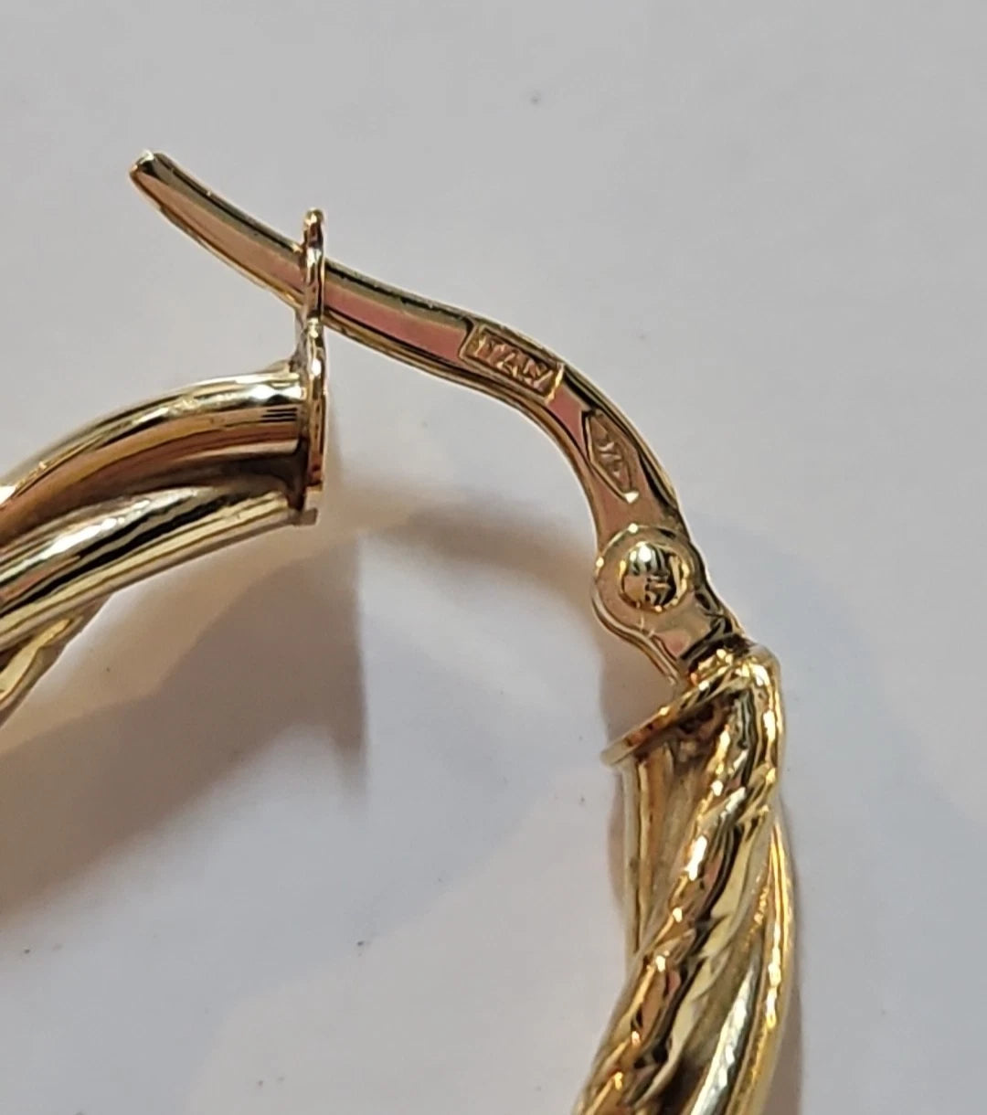 9ct Yellow Gold Oval Patterned Hoop Earrings