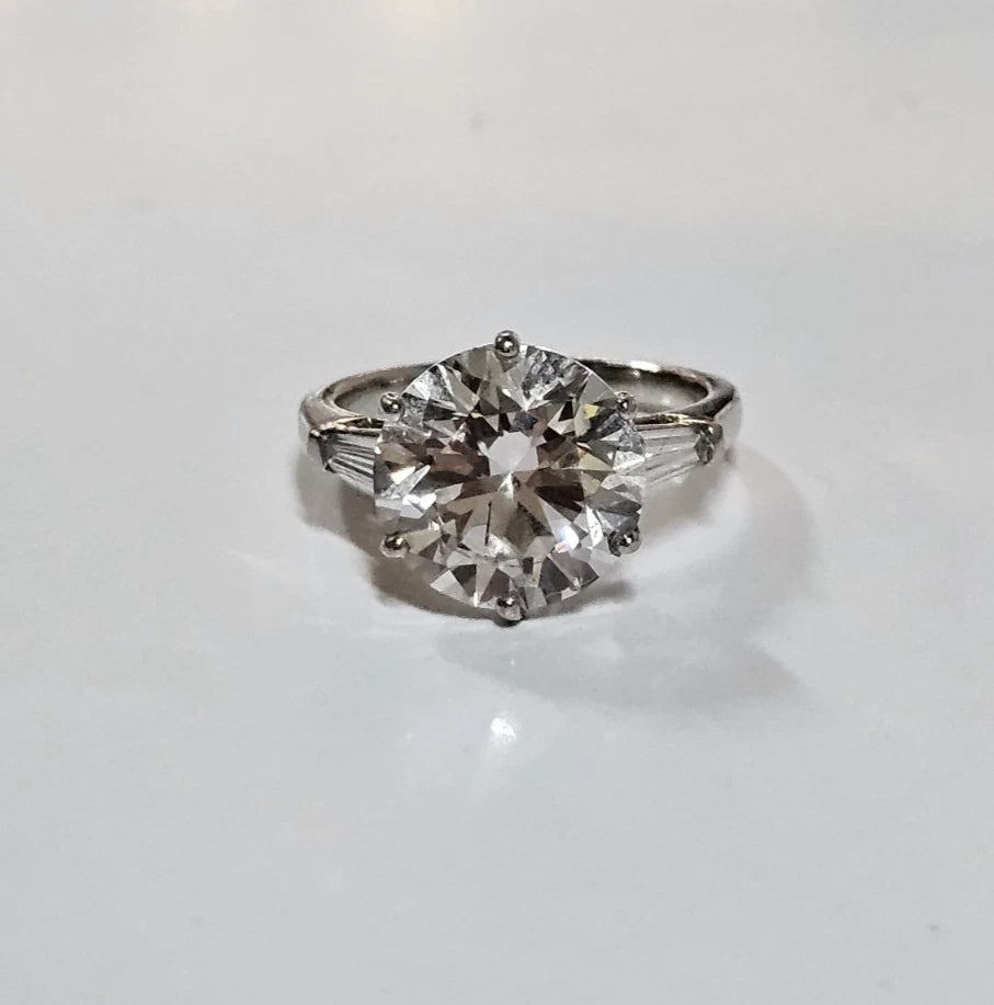 IGI Certified Lab Grown 5.64ct Round Diamond G VS2 Platinum Ring
