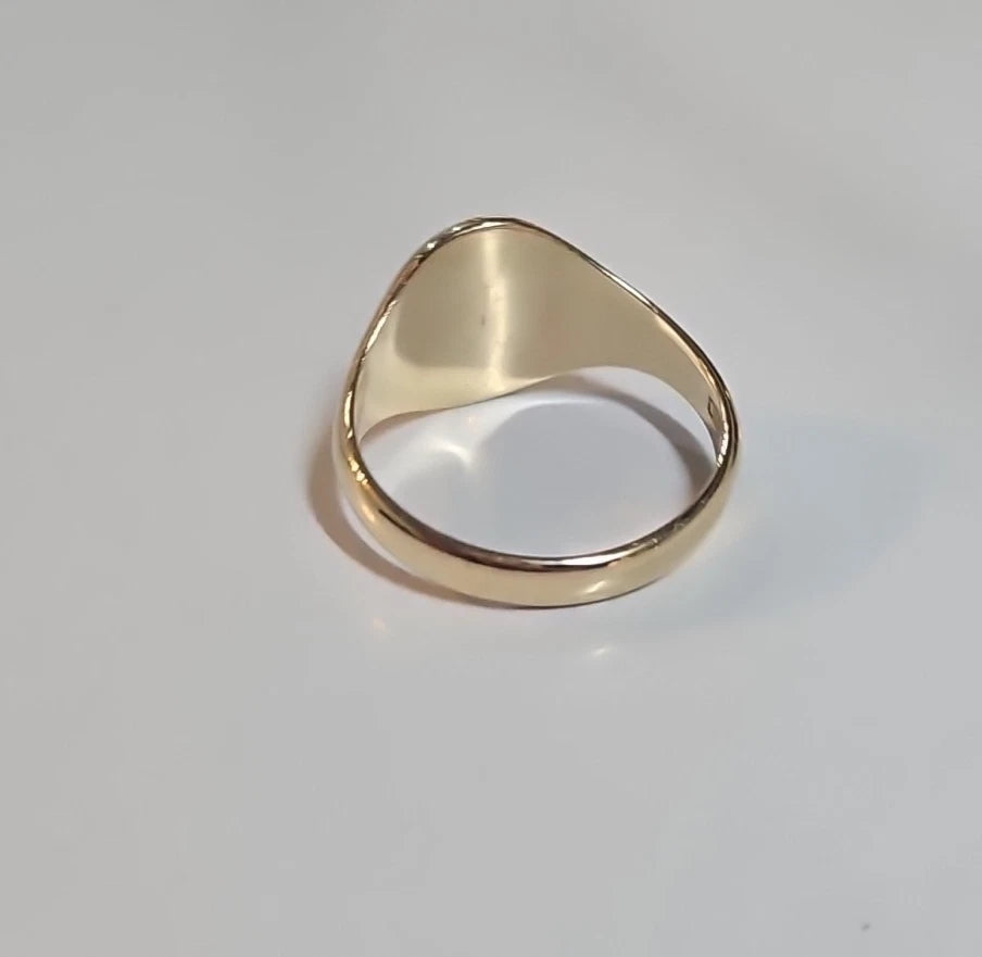 9ct Yellow Gold Patterned And Plain Oval Signet Ring, Size V