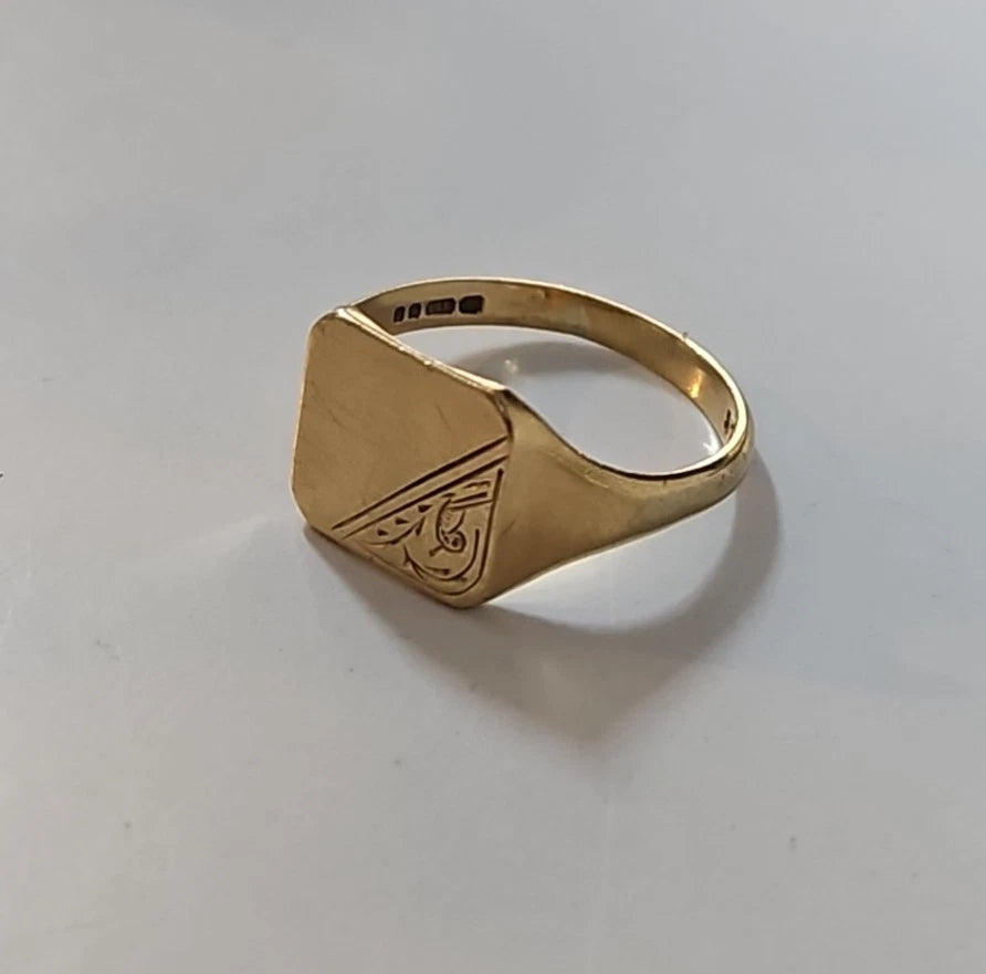9ct Yellow Gold Square Signet Ring, Size Q
