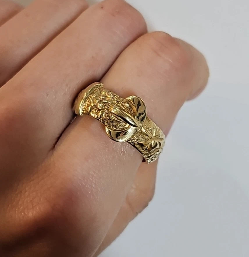 9ct Yellow Gold Buckle Ring, Size V 1/2