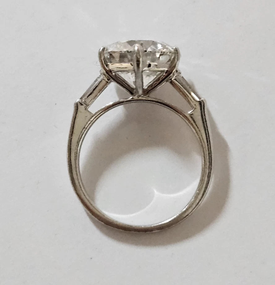 IGI Certified Lab Grown 5.64ct Round Diamond G VS2 Platinum Ring