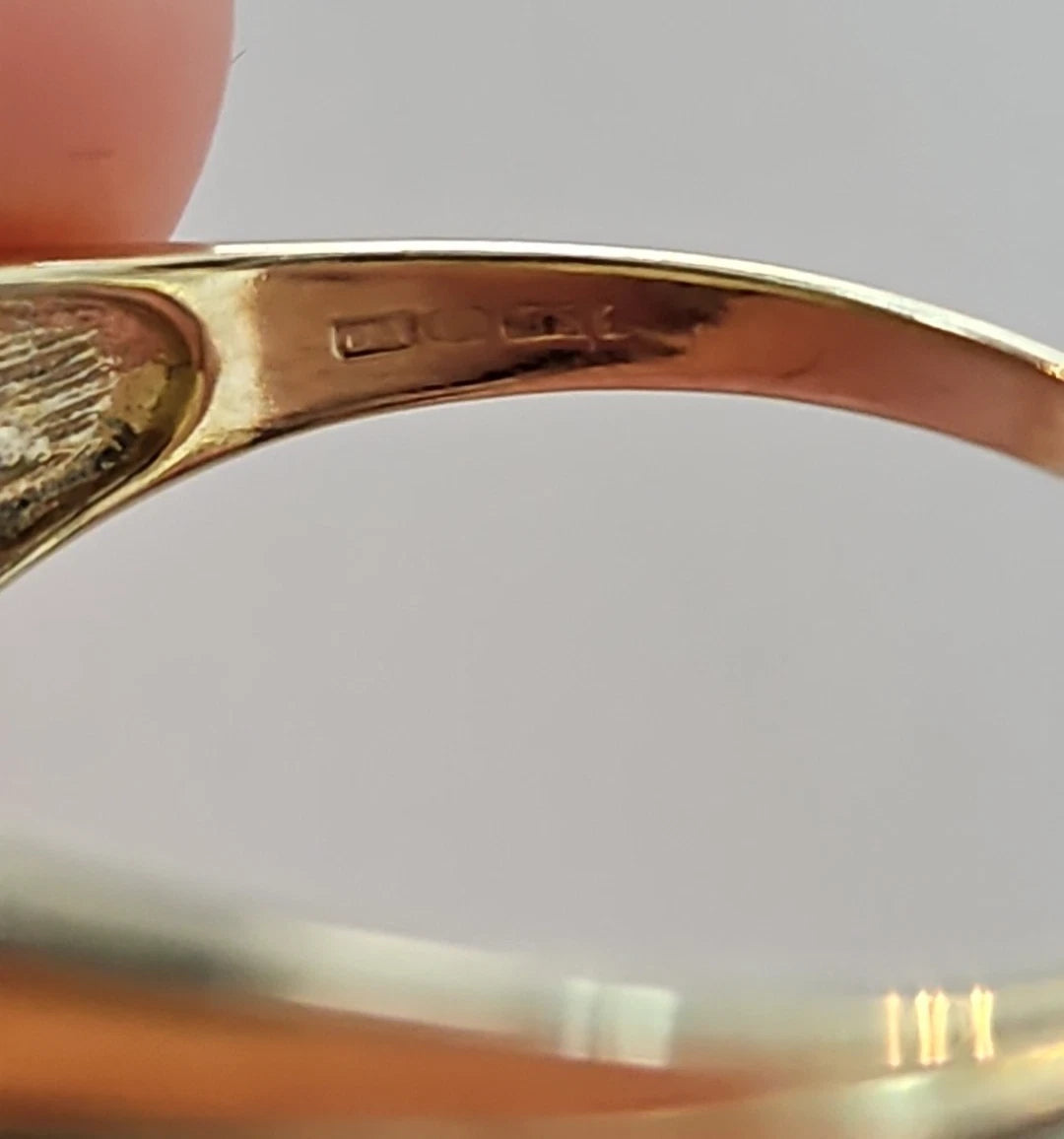 9ct Yellow Gold CZ Eagle Ring, Size Z
