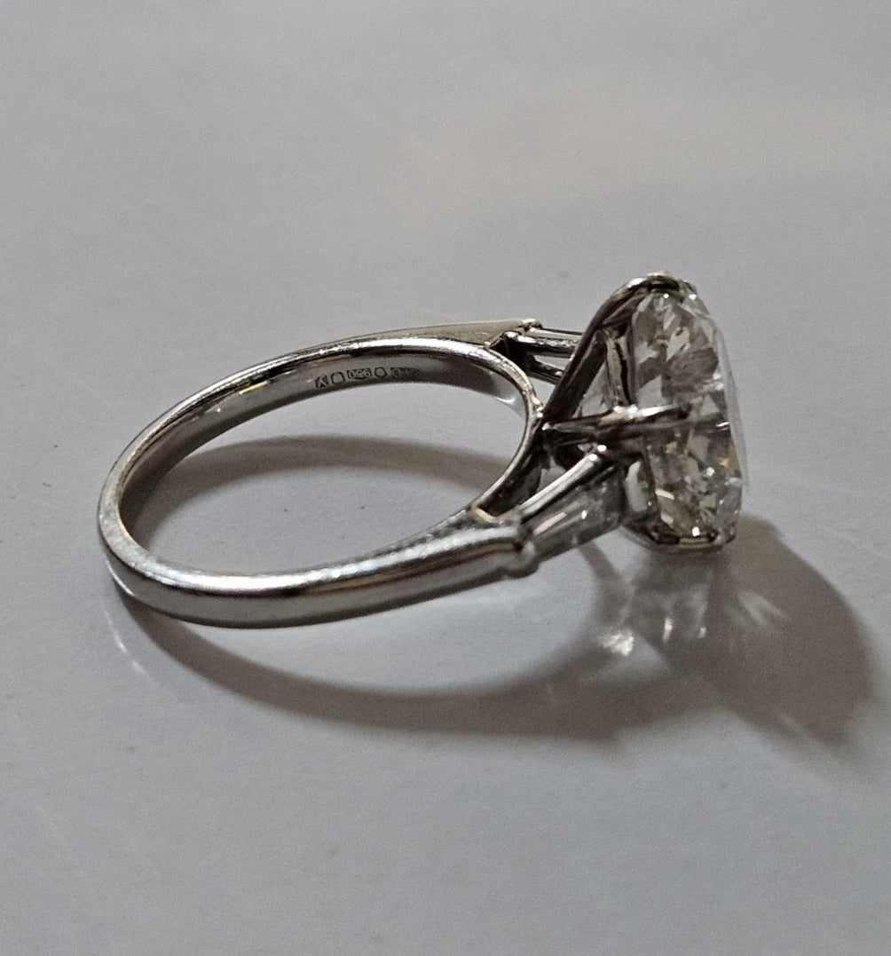 IGI Certified Lab Grown 5.64ct Round Diamond G VS2 Platinum Ring