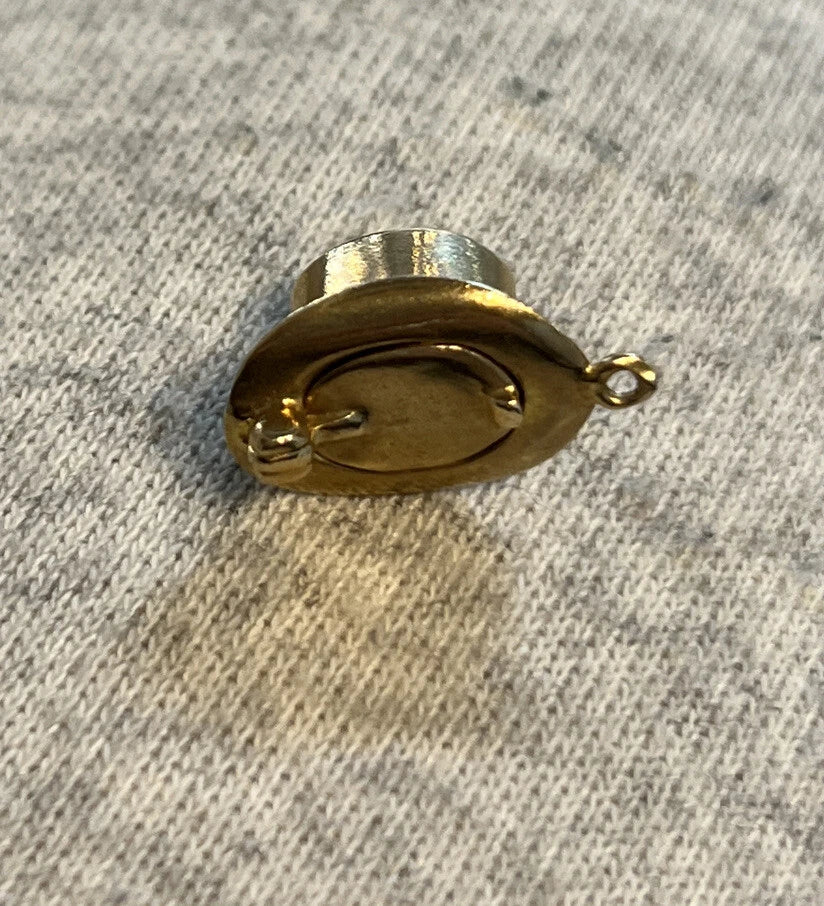 9ct Yellow Gold Rabbit in Hat Opening Charm