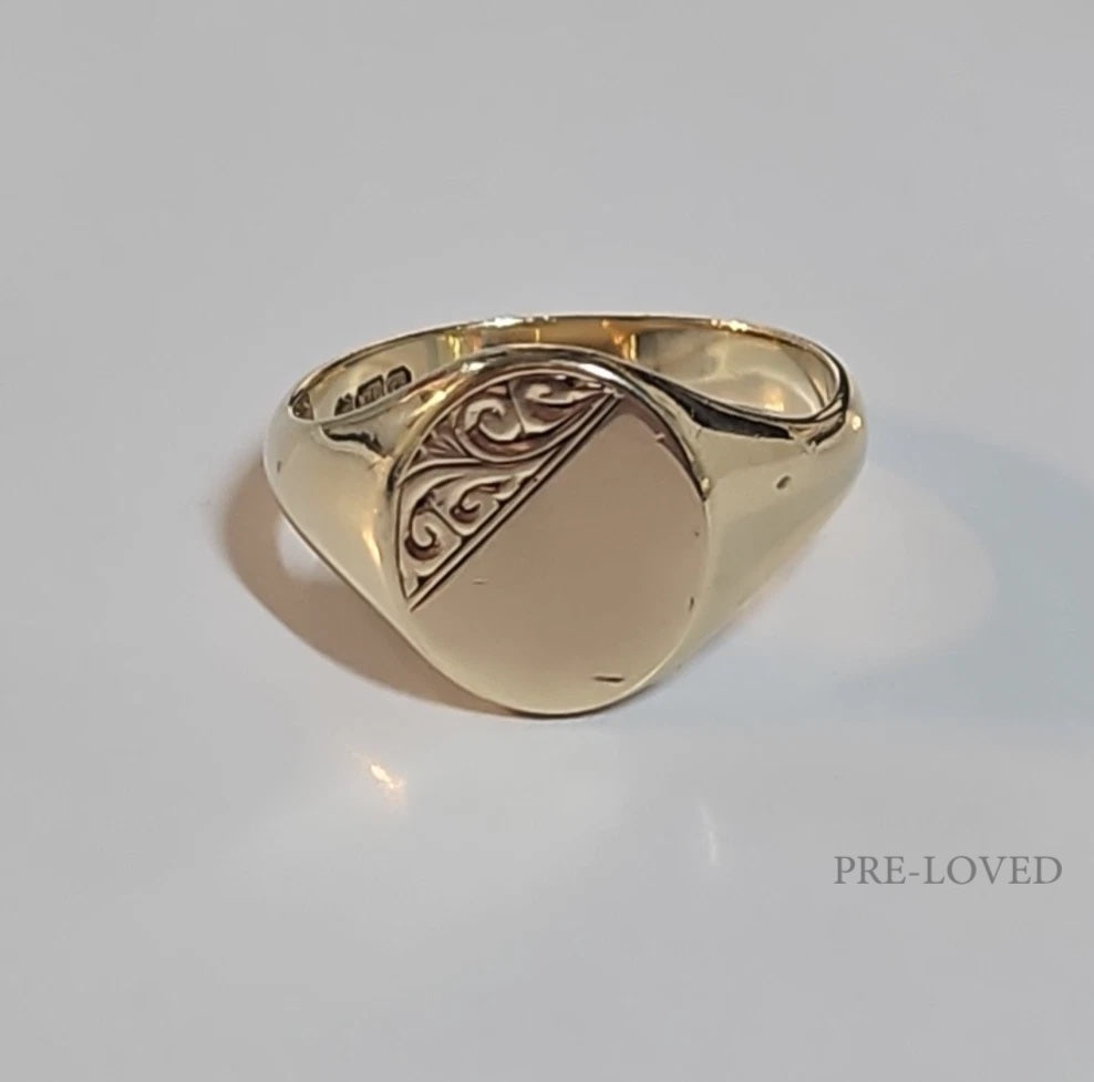 9ct Yellow Gold Patterned And Plain Oval Signet Ring, Size V