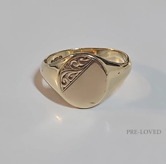 9ct Yellow Gold Patterned And Plain Oval Signet Ring, Size V